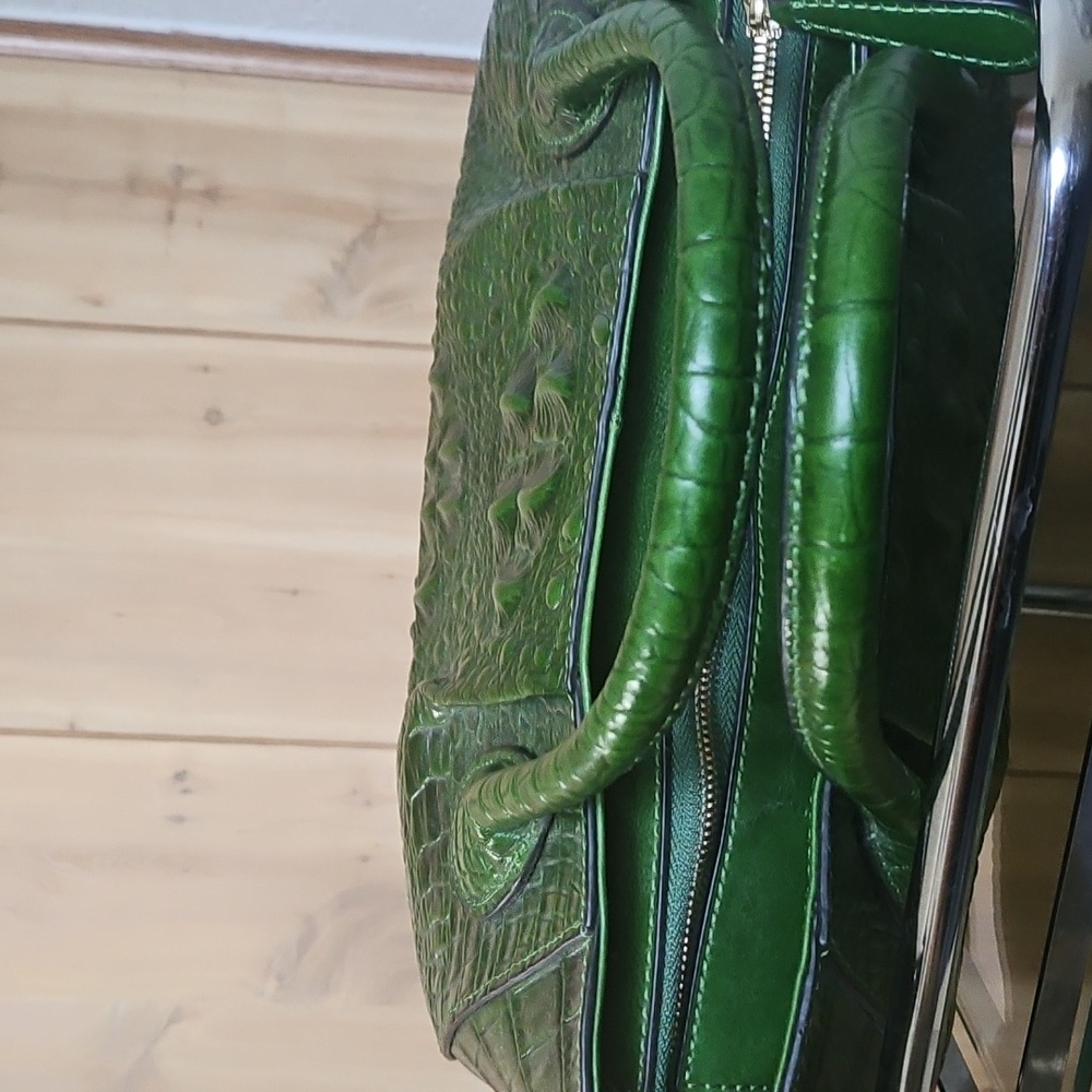 Pijushi Crocodile Pattern Green Satchel Bag - Picture 4 of 9